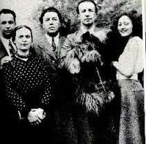 Louis Aragon, Elsa Triolet, André Breton, Paul Éluard et Nusch,1930, photo anonyme